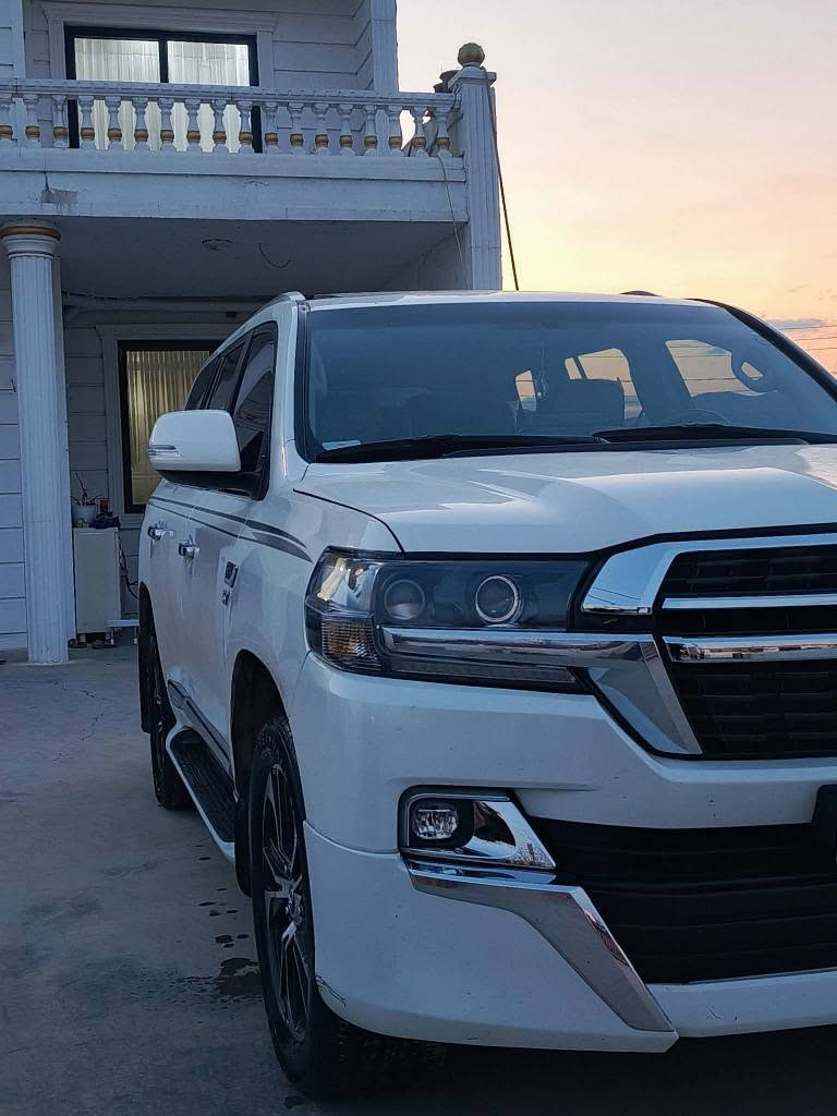 Toyota land gruisser
Gxr 6vفوول
2019
پارچە ڕەش لەسەر ساخی
قرچێکی بچووکی
 لای سەکن هەیە
گێرومەکینە بەشەرت
کتابی جام ڕەشی لەگەڵ دایە
نرخی380گەڵاو معامەلە
ژ٠م ***********
*********** رانية, السليمانية
