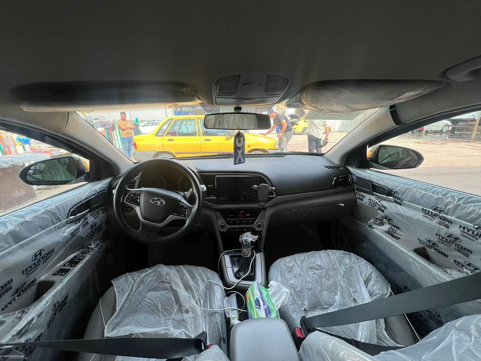 السلام عليكم 
للبيع الانترا 2018 
ماشية 136 
السيارة خير من الله واحلى من الصور السيارة مكفولة من الشاصي لغد محرك كير تبريد كفالة 

والسيارة ليبل واحد الباب معدل نفسة 
وارد امريكي مواصفات عادية 
شادلها كامرة خلفية وشاشة 
رقم اربيل شرط التحويل 
سنوية بأسمي 
السيارة / بغداد/ جسر ديالى القديم 
السعر 130 
للستفسار ***********
