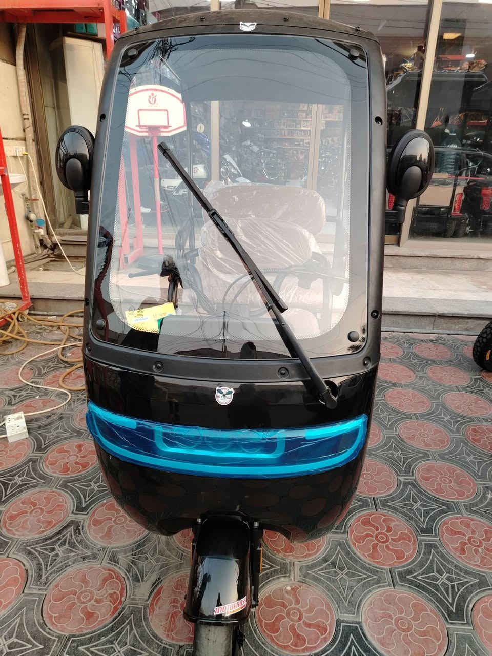 السلام عليكم دراجه شحن ثلاث عجلات للبيع فعلى من يرغب بالشراء الاتصال على الرقم *********** يوجد به واتساب
