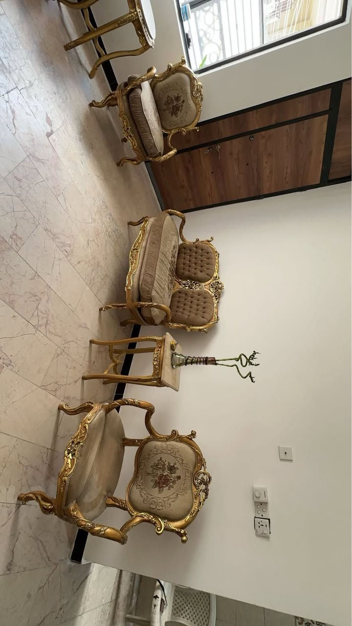 السلام عليكم تخم قنفات مصري 10 مقاعد مع الكوشات ، 8 مقاعد منفصله مع قنفه طويله نفرين مع طبلات جام عدد 3

مع زولية و البردات وترهم بدونهم 

سعر مناسب جداً 
للاستفسار على الماسنجر


**إذا كنت صاحب هذا الإعلان وتريد حذفه لأي سبب، رجاءا أرسل رسالة إلى الدعم الفني**