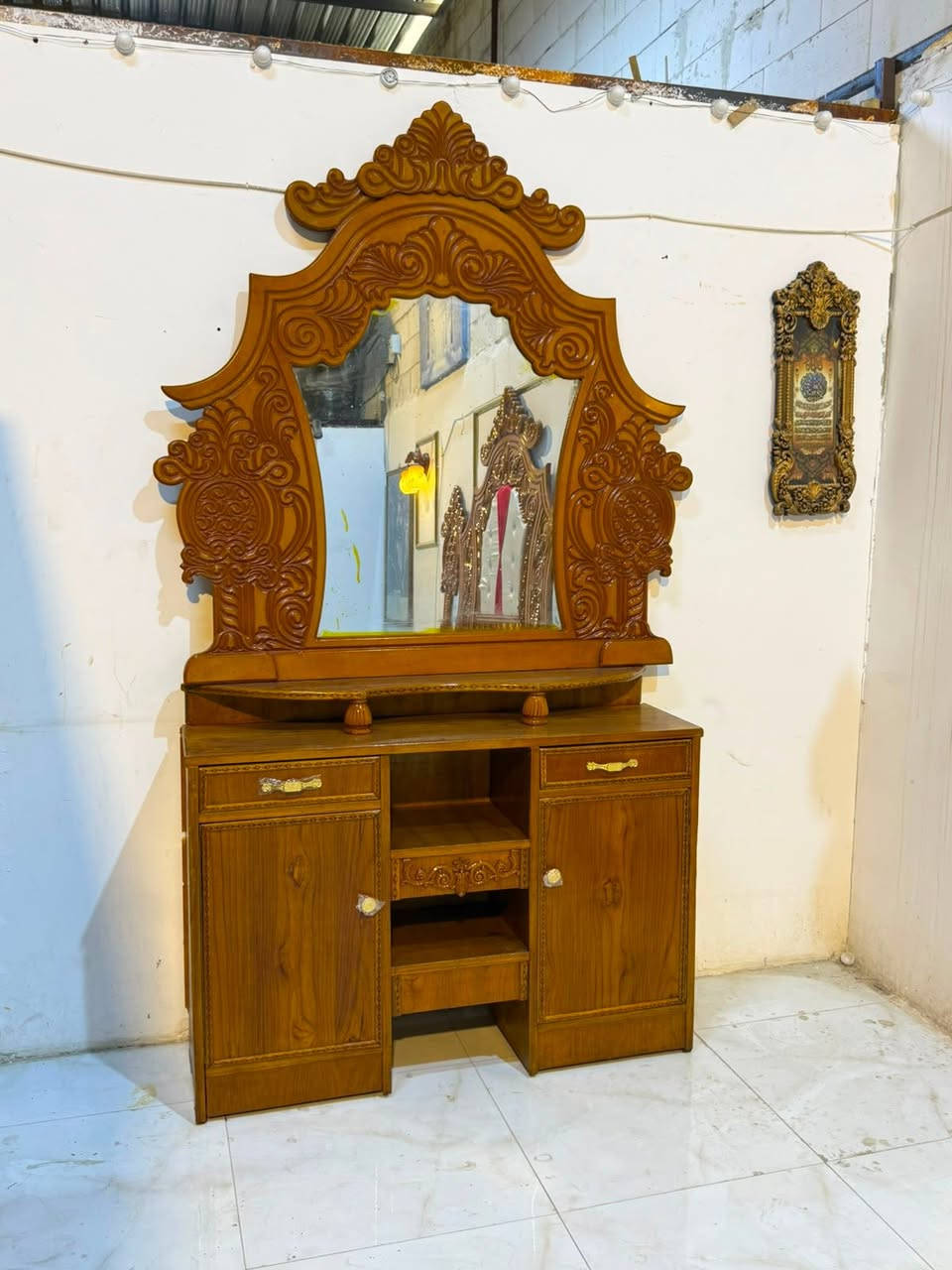 غرفه ٤ بيبان شغل وصط
السعر ٦٥٠ بيهة مجال ***********🌼🌼
شد نقل داخل بغداد مجاني محافظات بكروة 
نضافه ٩٠
