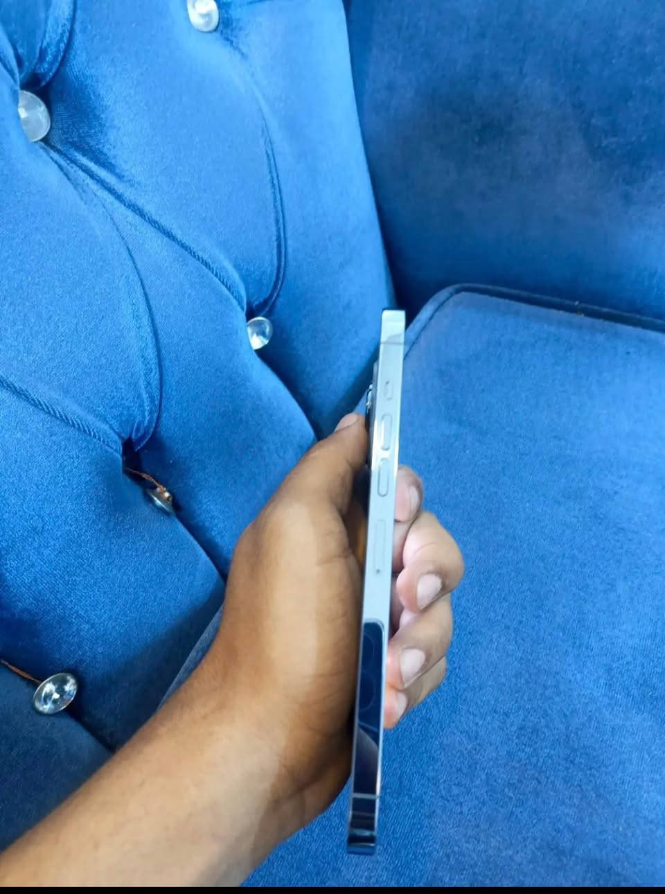 السلام عليكم متاح جهاز 13برو ماكس نضافه فول جهاز شخط ما بي ذاكرته 256 بطاريه 76جهاز ما مفتوح شرط الفحص رقم ***********
