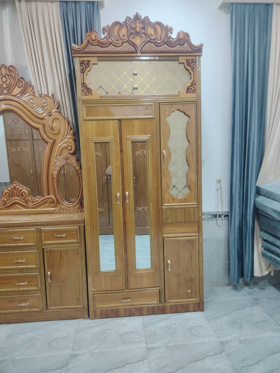 السلام عليكم توجد غرفت نوم للبيع صاج عراقي مستخدم شي قليل المكان بالرمانه البوعبيد مستخدم شهر واحد فقط للإستفسار التصال عل هاذ رقم ***********
