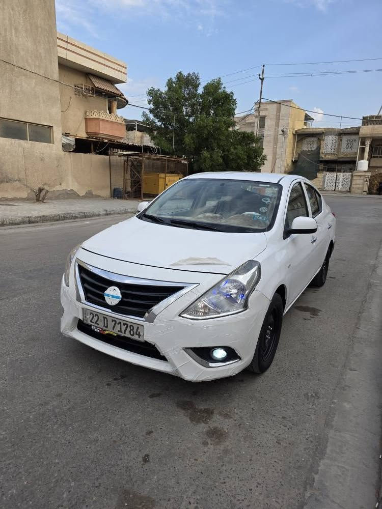 نيسان سني هندي اصل بليته زركه 
سنويه لل٢٩ اله تسقط .... كفاله عامه ....
ماشيه ١٠٠.......مدوشمه ارضيه وسفريات وصندوك 
تخم تاير حداده كله ع بلاد ..
مكاني بصره ***********
السعر ١١٢ ورقه البصرة, العراق
