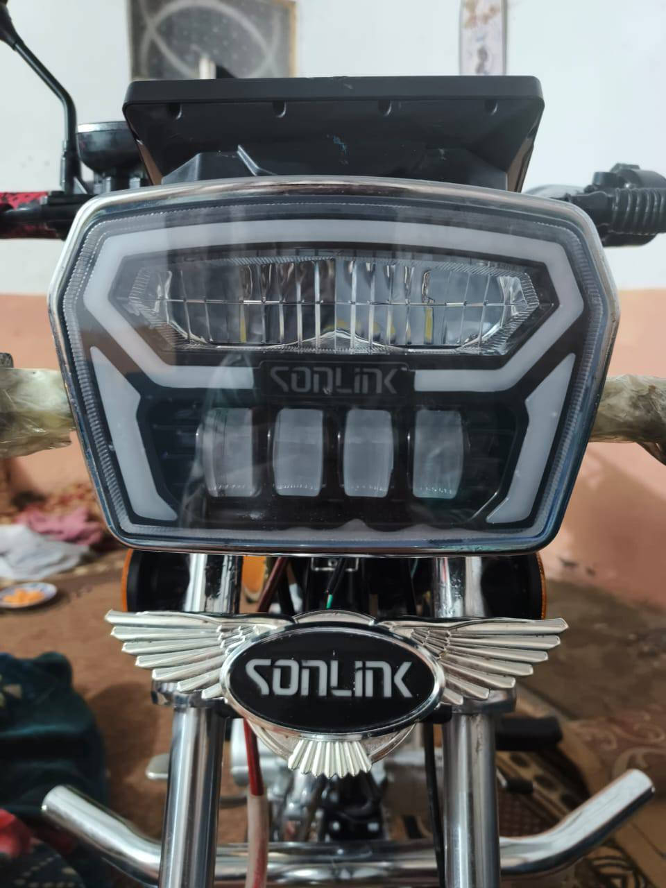 سلام عليكم ورحمه والله وبركاته اخواني الكرام 
دراجه موديل 25مكفله كفاله عامه البيع او مراوس شعندك 
نزل سعر 700وبيها مجال 
مكاني ديالى الخالص رقمي ***********
