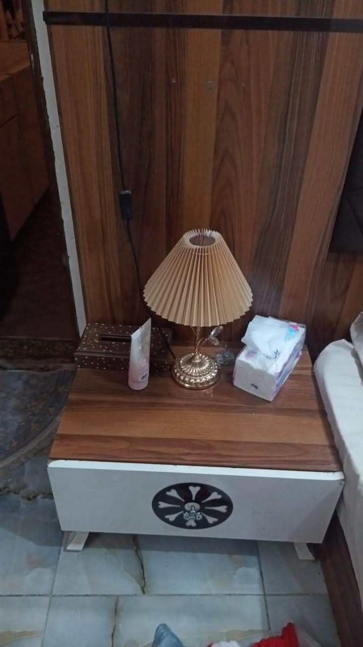 سلام عليكم غرفة نوم تركية كاملة نسبة النضافة٩٠بل١٠٠ غرفة نظيفة حدا اول نصبة الهة سعر العرفة ٣٠٠مكاني الحرية قرب المستشفى رقم الهاتف ***********
