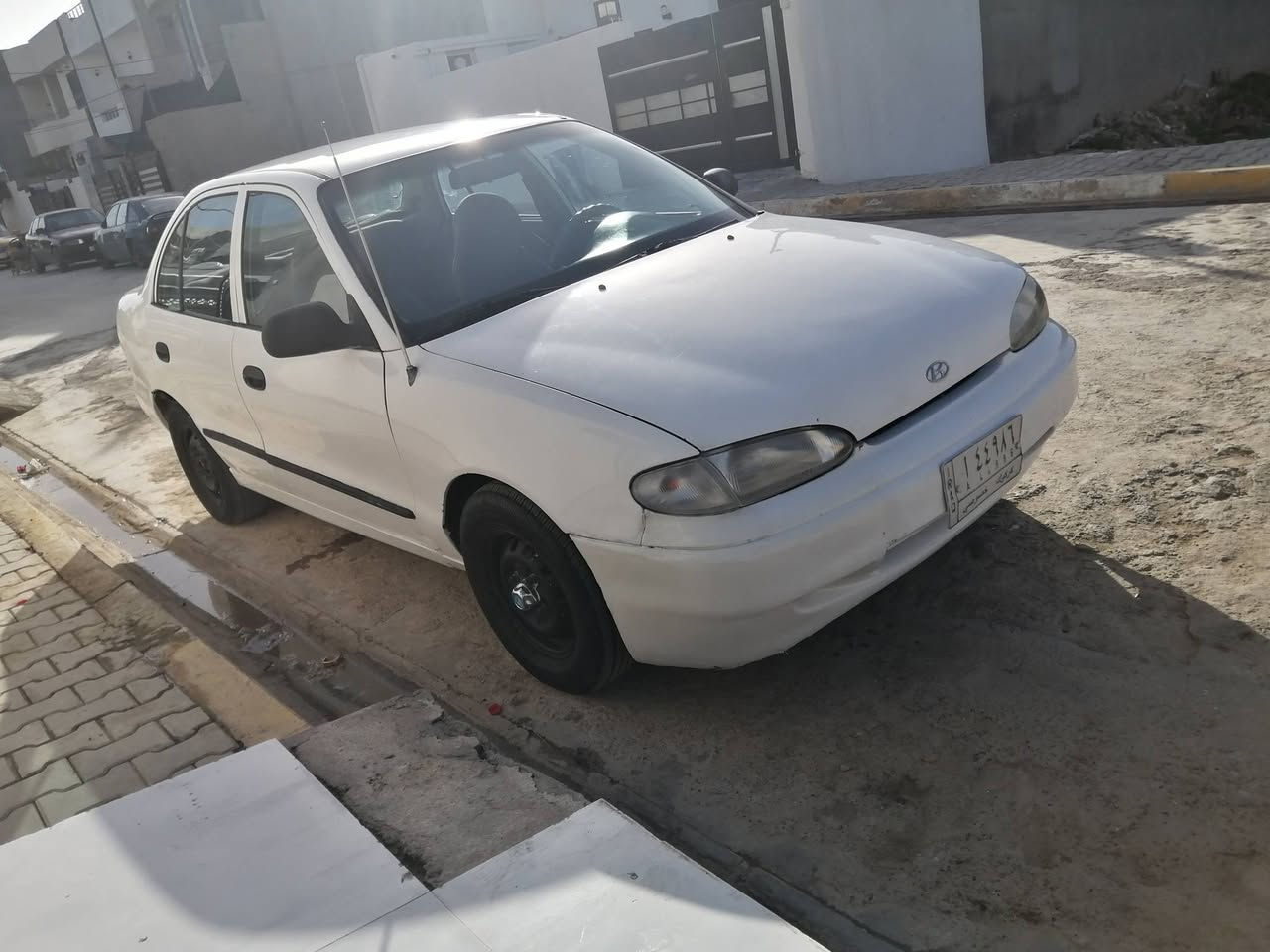 هونداي اكسنت كير اوتماتيك محرك بشرط
دفتر بانزين بيه تايرات جدد
ما بيه ضربة 
موديل 1994
السعر 40 بيه مجال
***********
