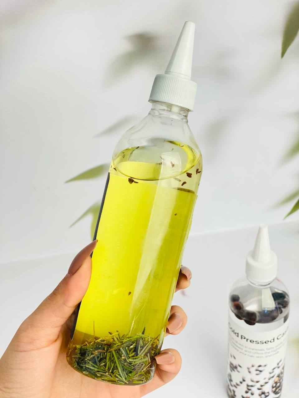 ✨ زيت العناية بالشعر الطبيعي ✨
مزيج مميز من زيت الخروع وزيت الروزماري لتعزيز نمو الشعر وتغذيته من الجذور 🌿💚

🔸 زيت خروع عضوي معصور على البارد يساعد على ترطيب فروة الرأس وتغذيتها بعمق 🌱
🔸 زيت روزماري نقي يحفّز الدورة الدموية في فروة الرأس ويشجّع نمو الشعر الصحي 🌿✨
🔸 مزوّد بـ فوهة دقيقة لسهولة التطبيق بدون فوضى 🧴👌
🔸 تركيبة طبيعية 100% خالية من المواد المضافة والحشوات 🌸 موصل, نينوى


**إذا كنت صاحب هذا الإعلان وتريد حذفه لأي سبب، رجاءا أرسل رسالة إلى الدعم الفني**