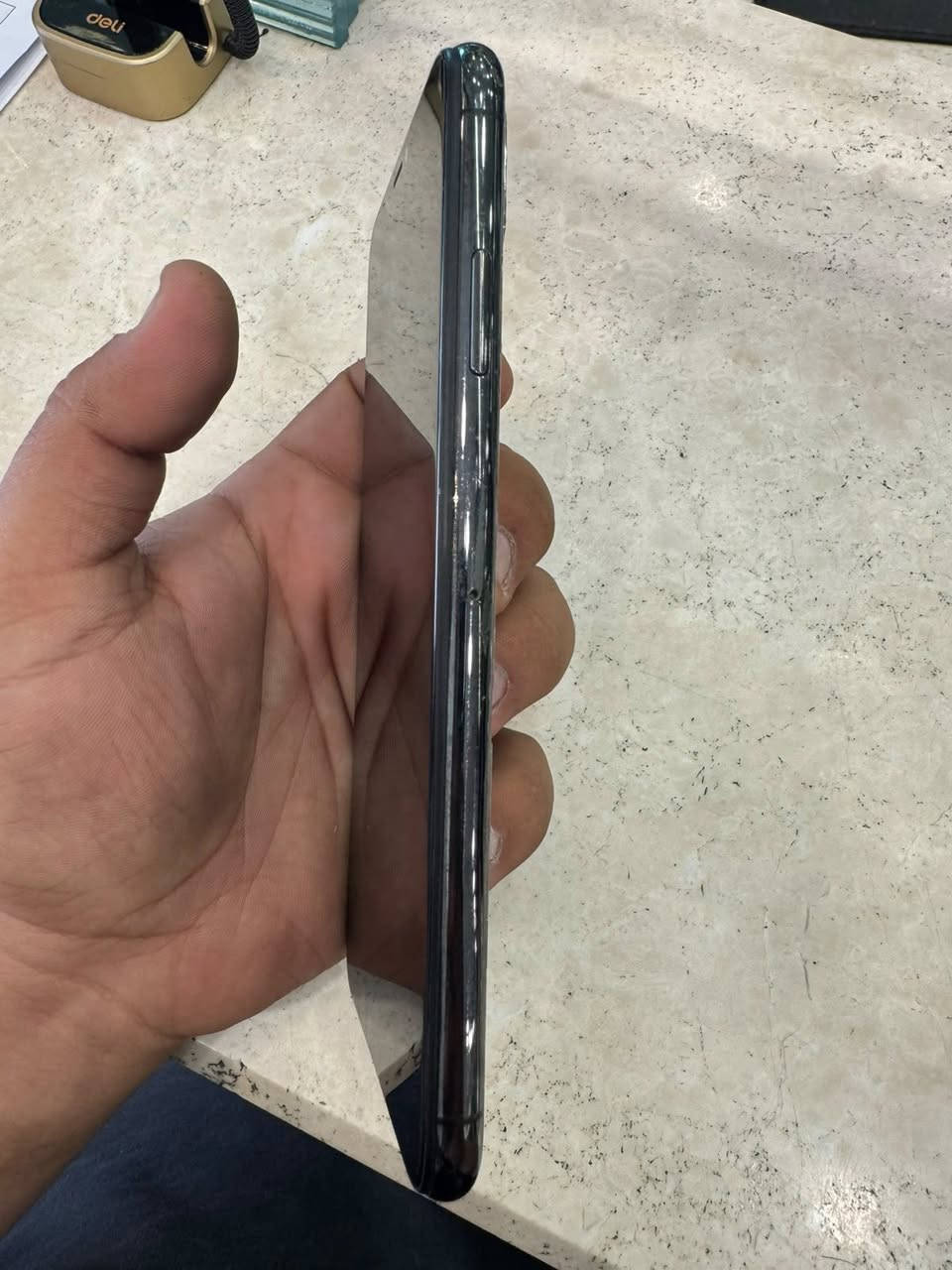 ايفون xsmax ايفون اكس اس ماكس ذاكره 256 بطاريه 100 الجهاز كدامك قيم واخذ مناقصه شي بس الضهر وهاي الفتحه الفوك وتكدر تبدل شاصي مال 17 رقمي *********** واتس اب فقط

