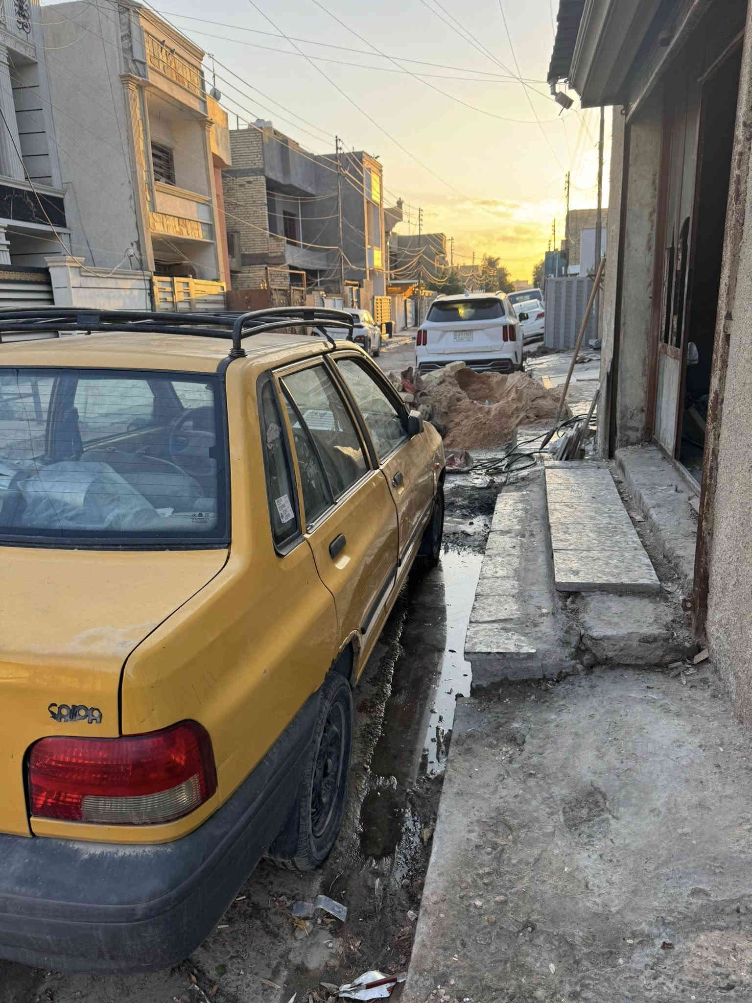 السلام عليكم 
سايبا ٢٠١١
شواصي مكفولة لا لحيم لافطر لا تصليح 
السيارة عوزها ترتيب ومكينتها شغالة بس بيها صوت 
مازدات وبكلايتات جدد 
زوج تايرات امامية 
*********** 
بغداد/شرطة الرابعة 
السيارة قفلها ١٧ ورقة جواها بدينار ماكدر ابدد
