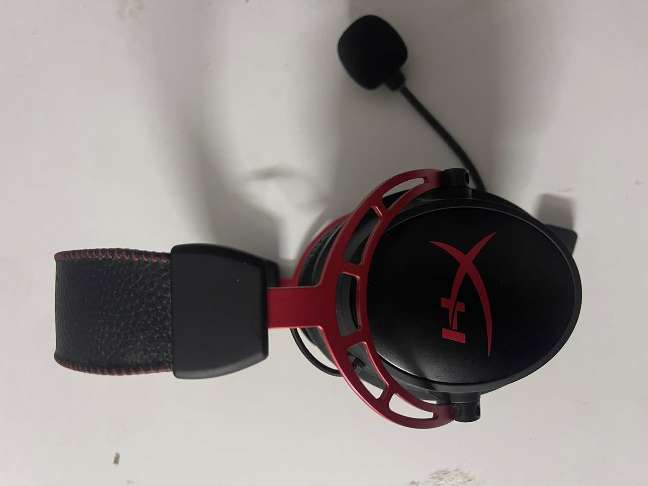 للبيع سماعة HyperX Cloud Alpha 🎧

الحالة: نظيفة وتعمل ممتاز.

المواصفات:
• درايفر 50mm صوت قوي وواضح
• مايكروفون قابل للفك مع عزل ضوضاء
• وسائد مريحة للاستخدام الطويل
• هيكل ألمنيوم قوي

تعمل على: PC – PlayStation – Xbox – 

السعر 100،000 دينار عراقي 

للبيع مايك احترافي HyperX QuadCast

الحالة: نظيف ويعمل ممتاز.

المواصفات:
• مايكروفون USB بجودة صوت عالية
• مناسب للبث والتسجيل والألعاب
• فلتر داخلي لتقليل الضوضاء
• Shock Mount لتقليل الاهتزاز
• إضاءة حمراء مميزة

يعمل على: PC و PlayStation

السعر 100،000 الف دينار 

للبيع كاميرا Logitech C920 HD Pro

الحالة: نظيفة وتعمل ممتاز.

المواصفات:
• تصوير Full HD 1080p
• مايكروفون ستيريو مدمج
• تركيز تلقائي Auto Focus
• مناسبة للاجتماعات والبث والتسجيل

تعمل على: PC و Laptop عبر USB.

السعر 75،000 دينار عراقي


**إذا كنت صاحب هذا الإعلان وتريد حذفه لأي سبب، رجاءا أرسل رسالة إلى الدعم الفني**