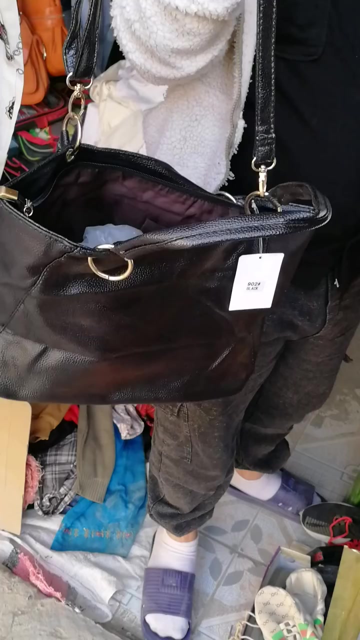 #بالة #الشمري
#موبالة #ضيم
وجبة جديدة اقوه العروض 💥
جنطة جلد طبيعي ماركة عالمية درجة اولة
لون اسود 💥
لون فضي💥
وسعر بلاش القطعة3000
واذا قطعتين 5000
الكمية خير من الله
توصيل متوفر
السدة ومناطقة 1000
المسيب ومناطقة 2000
للحجز مراسله الصفحة
العنوان العلكاية شارع لاول مجاور مكتبة لاستاذ علي جدوع او مقابل احمد الخياط
اهلا وسهلا بيكم ♥️


**إذا كنت صاحب هذا الإعلان وتريد حذفه لأي سبب، رجاءا أرسل رسالة إلى الدعم الفني**