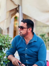 قصاب معياش وتقطيع نضيف ومرتب وشغلي حلو من الجنوب يگولون بالاعضميه مايش...