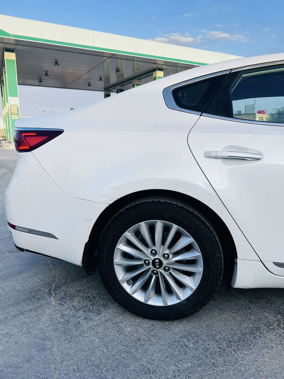 كاتنزا2018رقم ميسان 
وارد خليجي مكفوله من الصبغ عدا خشم البنيد 
سونارها مرفق مع الصور 
سياره جاهزه من النقص 
مكاني البصره قضاء المدينه
بيع او مراوس حسب القناعه السعر160وبيهة مجال ***********
