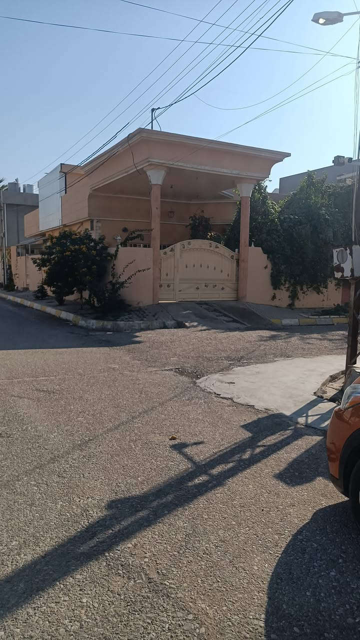 دار للبيع طابو صرف بأسم شخص واحد مساحة 203 متر ركن طابق واحد يتكون من غرفتين نوم وهول واستقبال وبيتونه كركوك 1اذار الفلكة الأولى قرب مسجد نورالهدى البيت فارغ تسليم المشتري مباشرة لمعرفةالتفاصيل الاتصال بالرقم***********
