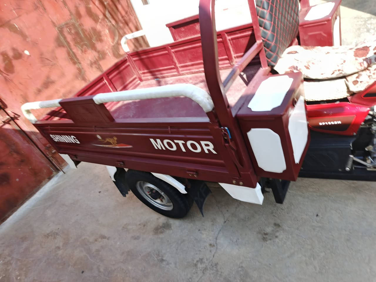 السلام عليكم ستوتة موديل ٢٠٢١اوراق كاملة مابيهة أي نقص شغالة سلف وهندرلمكان ديالى سراجق الاتصال ***********
