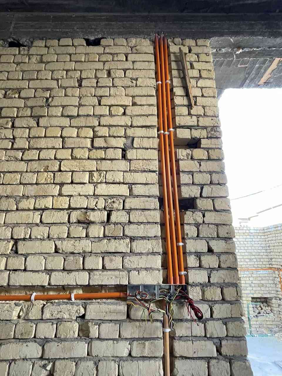 اكمال اعمال كهربائيات لهيكل 200متر    
الموادة المستخدمة بوري

أحد أعمالنا الكهربائيه المستمره
 مستعدون لتأسيس المنازل اشقق.   ‭0782 761 1473‬

   حفر وتثبيت البايبات منزل. 
كادر  متخصص في كافة التأسيسات الكهربائية

  #منازل 🏨 #بنايات🏬 #محال_تجارية 🏪

وكافة الأعمال الكهربائية و 🛠️

  عمل بوردات ال ATS  والعادي
  منظومة  كامرات مراقبه........  🖥️ 📸
  منظومة  أنترنيت…………… . .. 📱📲
  منظومة  مجمع ستلايت........... 🖥️📡
  منظومة  الايرث  ..................🔌🔌 
  نظام الفوتوسيل للاناره الخارجيه………🌇🎑   منظومةالحريق……… .🔥🔥🧯🧯 
 منظومة السماعات الداخليه 🎤🔊🔊

للاستفسار اكثر يرجى التواصل عبر الأرقام التالية 

او مراسلة الصفحة
