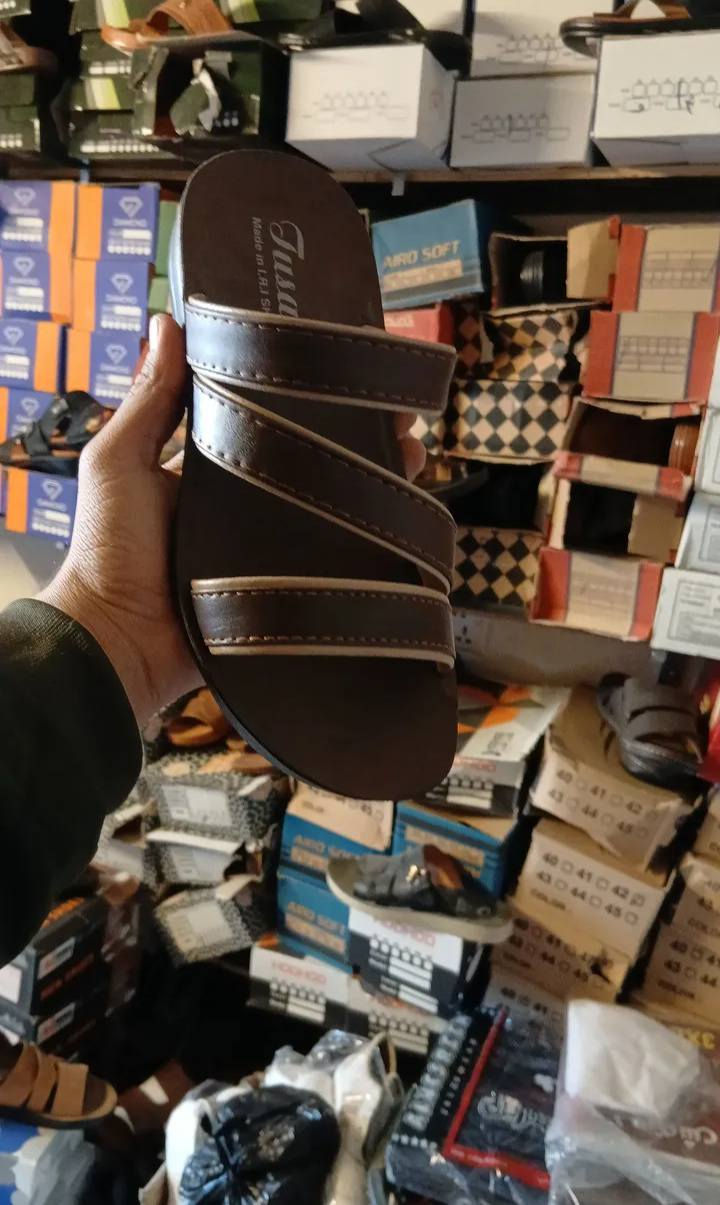 بًسِمً آلَلَهّ آلَرحًمًنِ آلَرحًيَمً
  توفيرير مسواك جديد 
انواع الحذيه والشحاطات
وانواع الدشاديش الصيفيه
انسب الاسعار عند 
عبدالجبار علوان 
#الموقع_شارع_الاطباء
مجاور صيدلية بحر الدواء 
. 
. 
. 
. 
. 
-#ملاحضه الحالته الماديه ضعيفه ما عيله غير يتواصل ويانه ويدلل


**إذا كنت صاحب هذا الإعلان وتريد حذفه لأي سبب، رجاءا أرسل رسالة إلى الدعم الفني**