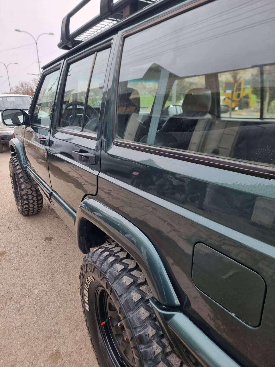 جیب مودێل 1999 سعر75$
نمونە لەجوانی وپاکی 
گێڕومەکینەواکسل دەبل اکسل کارەبایو تەبرید
هەمو شکی بەشەرت تایەی تازەیە سەنەوی تازەیە 
حزام بۆیاخە بۆجوانی سعری 75$
ناونیشان بازیان ***********
***********
