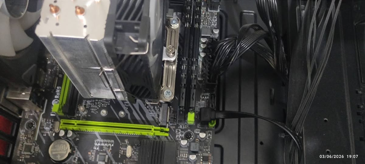 سلام عليكم
كارت يشتغل بس بي نقاط حمر
rx 580 8gb

مايشتغل مادري شبي
rx 560 xt 8gb

بورد x99 مكسوره مال تثبيت الكارت

معالج E5 2640 v3 شغال نظيف مابي شي

كلهن بـ65 مع التوصيل.


**إذا كنت صاحب هذا الإعلان وتريد حذفه لأي سبب، رجاءا أرسل رسالة إلى الدعم الفني**