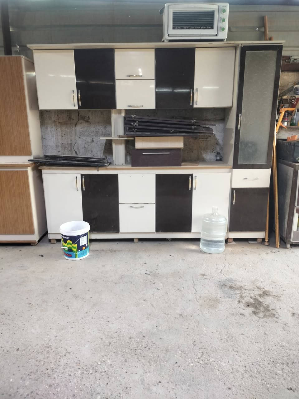 كاونترات باله  تركي شغل درجه اولى موجود كل القيسات والالوان نعيد تجهيزه حسب طلب الزبون  .ديوانيه .الاسكان .مقابل المعهد التقني ***********
