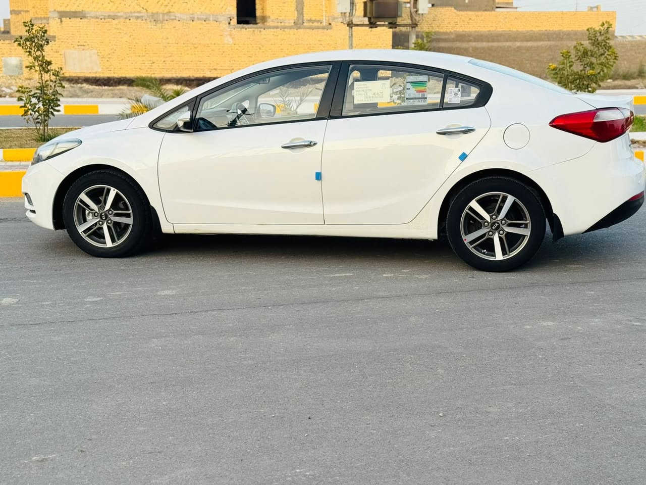 سيراتو 2015 حره تحويل مباشر ذي قار وارد خليجي مكفوله ضربه صبغ تبديل كفاله عامه سياره جديده وجاهزه محرًك كير حداديه تبريد حجم المحرك 1600 موصفات حساسات تحكمات استيرن  ويل كب مكاني ناصريه السعر 128 وبيه مجال الاتصال
 ‭***********
