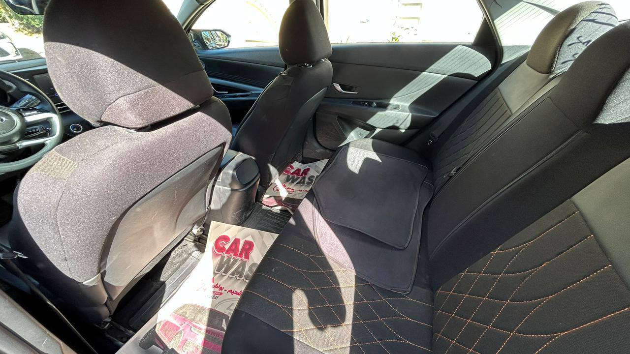 النترا موديل 22 للبيع 
حادثها جاملغ وبنيد تبديل بدون دواخل 
وبلعراق نصبغ الباب مال الراكب 
مواصفات 
تبريد و تدفئة كشنات 
اوتو ستوب 
رادار جانبي 
رادار خلفي امامي 
حساس خلفي 
كاميرا 
شاشه جبيره 
تحكم ستيرن جهتين 
مكينه 2000 دوش 
حواجب لد نهاري 
5 ويل كب حجم 17 
حساس تاير 
رقم اربيل بأسمي وهزه جديده 
سنويه لل31
تحويل فقط مابيع وكالة 
السعر 126 وبيها مجال 
مكاني بغداد حي الجهاد 
*********** بغداد, العراق
