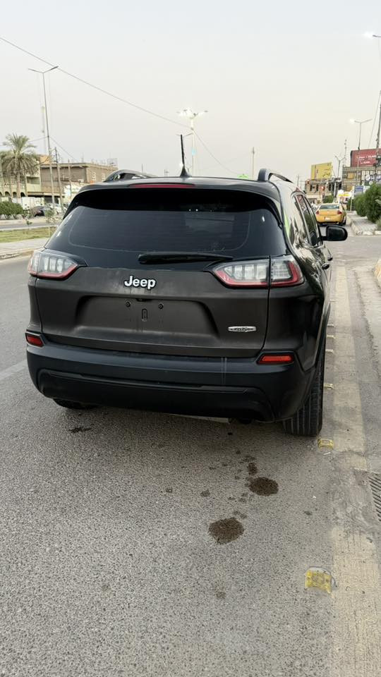 🚙 للبيع جيب شيروكي Bazoon 4X4 دفع رباعي 🚙

▪️ اللون: رمادي
▪️ الممشى: 80,000 كم
▪️ الجير: أوتوماتيك

▪️ الحالة العامة: ممتازة

المواصفات:
✅ شاشة
✅ كاميرات
✅ فتحة سقف بانوراما
✅ تبريد
✅ فول مواصفات

ملاحظة: الضربة فقط بقبة الجنطة، وباقي السيارة بحالة ممتازة.

💰 السعر: 150 وقابل للتفاوض للجادين
📍 الموقع: السماوة

للاستفسار والمشاهدة يرجى التواصل على 

***********
