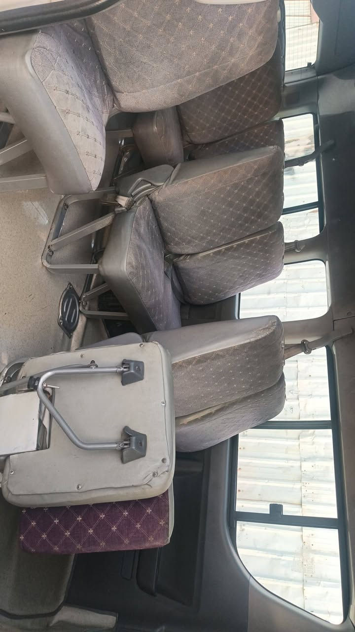 جمبي عاليه موديل 19 نازله للشارع بسنه 22 مطلوبه للمصرف سياره بسمي سنويه بعد سنه وتنتهي سياره نضيفه كبل للشارع تبريد شغال نقص غاز باتري جديد  كير مكينه اكسل مكفول صدر امامي خلفي جديد عليها غرامات مليونين ونص خطها باب الشرجي حسينيه الهيئه مصفره بيها بارد وشبرين حار وبيها شخوطات قليله  الشراي يتصل وافلؤسها كبل للمصرف تتسدد يعني تصير حره وتحويل ثاني يؤم  مكاني الحسينيه مال راشديه وهاذا رقمي *********** سعرها 155 وبيها مجال قليل
