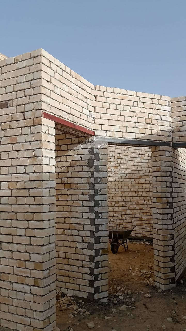 خلفه بناء متفرغ حالين شغل قطعي مستمر بل عمل اتصال وتدلل ***********
