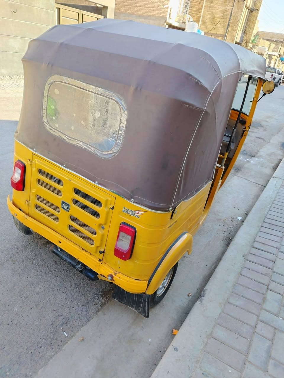 سلام عليكم شباب
تكتك مديل ١٨ شهر ١٠ أوراق أوراق
تكتك خير من الله

معمر رباع من الخياس
تكتك بيها مكينه ١٩ مجفته تجفيت شركة جديد كير اكسن كفاله  تجي وشوف بعينك

تكتك شغاله وخير من الله
عنوان بغداد الحسينيه راشديه
سعر ٤ ملاين وبيها مجال
***********
