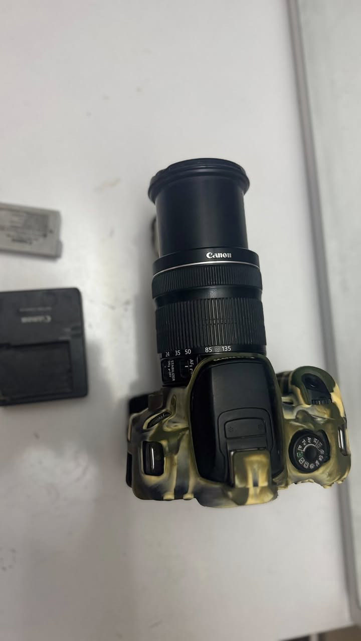 للبيع فقط فقط ما اراوس ابيع فقط
كامرات عدد2 كانون
1- كانون 70D بدي 
2-كانون 700D بدي + كرب 
3- زوم 100:400 كانون 
4-عدسة 18:135 
+ شاحنات عدد 2 
مكاني بغداد حي الامين 
توصيل ماعندي ***********
ملاحضة لاتسالني شكد شتر ومدري شنو تجي تفحص وتاخذ نضافة الكامرات 90 /100 
متوفر واتساب وماسنجر
