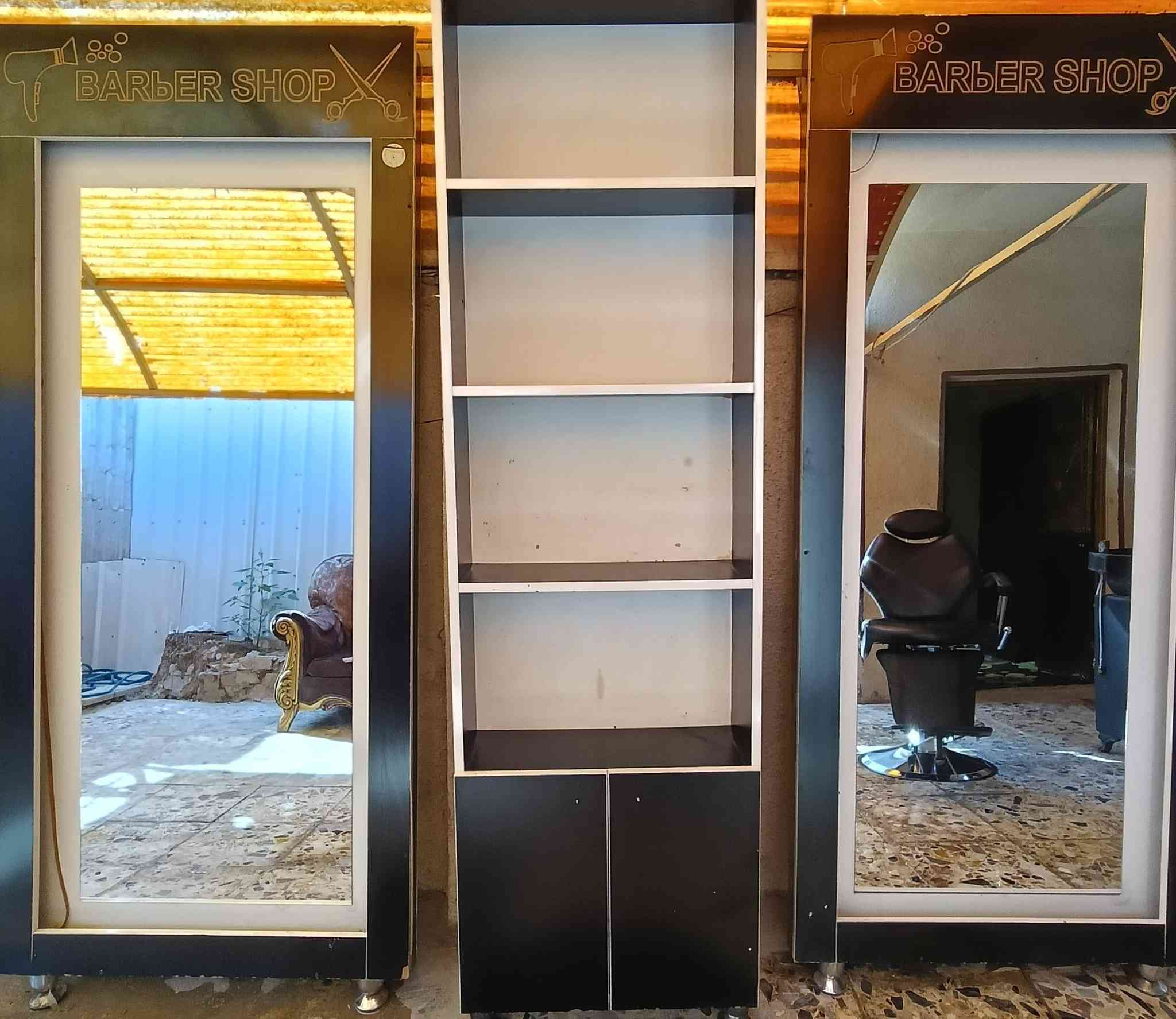 ادوات حلاقة جاهزه ونضيفه  يرهم صالون رجالي ونسائي رايدهن 750 الف وبيهن مجال بسيط الاتصال ع هذا رقم***********
