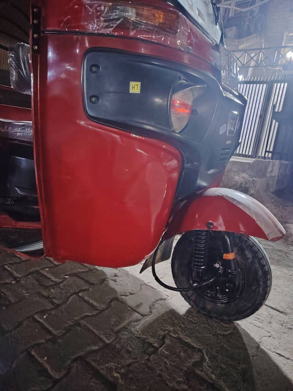 السلام عليكم تكتك موديل 2018 بيه لغد ايسر مرشوش ودوس فقط باقي مكفول مكينه لاتنقيص لاتبخير تجي جيب وياك فيتر وشوف تراي يخبل سعر 5400مدينه الصدر حي طارق ***********
