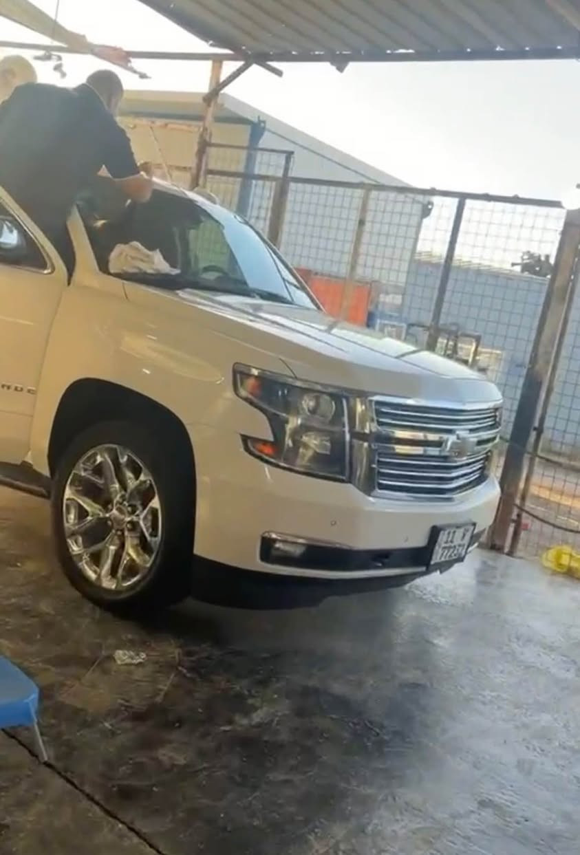 للبيع تاهوا بريمير موديل 2018خليجيه 

محرك 5300 cc 

المواصفات

1-فول مواصفات 1/1

2-سلايد فتحه قماره

3-كراسي جلد اصلي

4-كراسي الأمامي كهرباء 

5-كراسي هزاز عند اقتراب السياره من اي شي

6-كراسي خزن ميموري

7-كراسي تدفئه تبريد 

8-كراسي خلفيه تدفئه تبريد 

9-رادار

10-شحن الهاتف لاسلكي

11-سائق الي

12-كروس سرعه

13-داتا شو رد ردDATA SHOW

14خمس بصمات

15فول تحكم أستيرن (جهتين )

16-استيرن تدفئه

17-استيرن كهرباء

18شاشه عرض الأعطال

19-صندوق كهرباء شفط

20-فتح صندوق تلقائي عن طريق القدم 

21-نظام السير على الخط

22- دبل كير (عادي +اوتوماتيك)

23-دبل حساس 

24-نظام تحكم بمستوى الضوء الداخلي 

25-بدل كهرباء تحكم كهربائي بالبريك والبنزين 

26-فور ويل

27-شاشه اماميه كبيره اصليه 

28-شاشه خلفيه DVD اصليه

29-قاصه سريه 

30-كامرات 360 درجه

31-مري شفط مع إشاره

 بالمري 

32-لايت زنون مع لد امامي 

33-سستم صوت ديجتال

معروفه مواصفات البريمير 

ملاحظه /ماشيه 119 الف  

السعر380 وبيها مجال بسيط

*********** الرمادي, الأنبار
