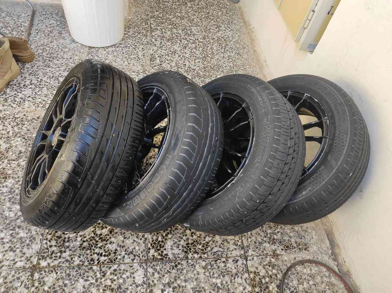 تخم ويل كب تيوان وتاير جديد استعمال 3 شهرين للبيع اتصل *********** قياس 16 كوري عام يشتغل اربع استدات
