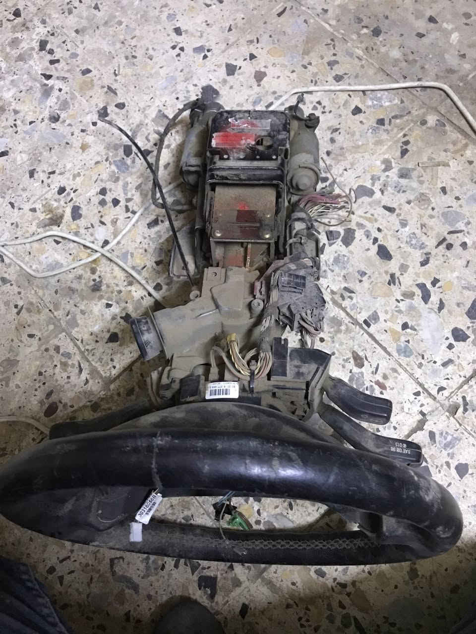 السلام عليكم
غراض BMW كاسح للبيع كلشي وسعرة 
مكاني الغزالية
سلايد جام خفاش مفصخ
ارضية خلفية كلش نظيفة
مثلثات تكملة فرشة جوة الفرس صفحتين
بك لايت اصلي جهة اليمين هو والقواعد مال الكلوبات
مسجل هو والقاعدة
صفاحيات جنطة
مجمع ستيرن كهرباء حاويةكامل هو والماطورات والشريط والدركة عدا الكبسولة
دكت تبريد خلفي
***********
