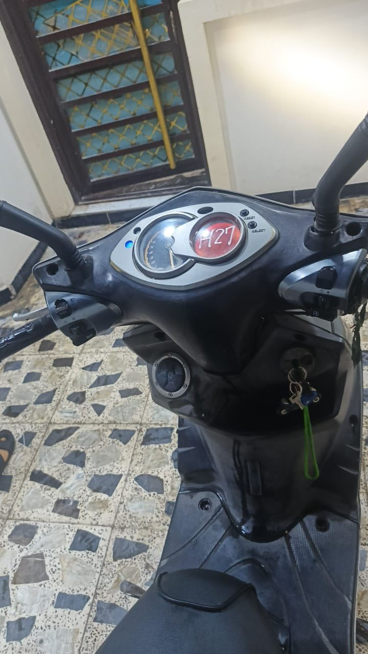 سلام عليكم دراجه سكنس فحل كابريتر ياباني دراجه وظع رمبه نظيفه كلش كلشي بيها شغال مابيها أي نقص السعر 650 وبيها مجال مكان بغداد شعله رقم هاتف ***********
