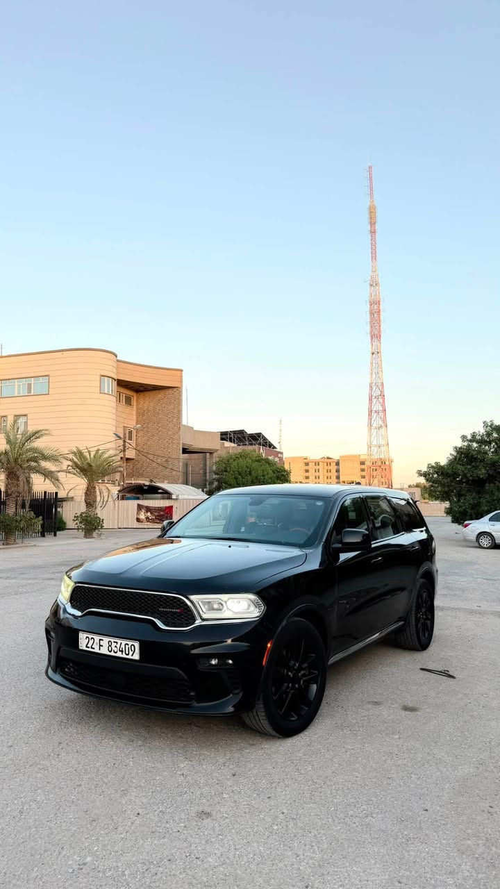 للبيع دورنكو 2021 SXT اسود رقم اربيل  
محرك 6 سلندر 3600
لايتات زينون كشافات دعامية بصمة باب وبصمة تشغيل ويل حجم 20 بلاك مع طقم تاير بحالة ممتازة جدا 
كاميرا خلفية دوارة مع الستيرن 
تحكم كهربائي متكامل لمقعد السائق والراكب تحكم ستيرن جهتين 
السيارة 7 راكب مع 3 قطع تبريد 
غرفة السيارة جلد اسود كهرباء 
وباقي مواصفات الدورنكو المعروفة
والسيارة بحالة جيدة جدا ونظيفة
حادث السيارة خفيف الجاملغ الأيمن فقط مبدل والبنيد بارد موجودة الصور
سعر السياره 235 ورقة وبيها مجال قليل
مكانها النجف الأشرف
للاستفسار ***********
