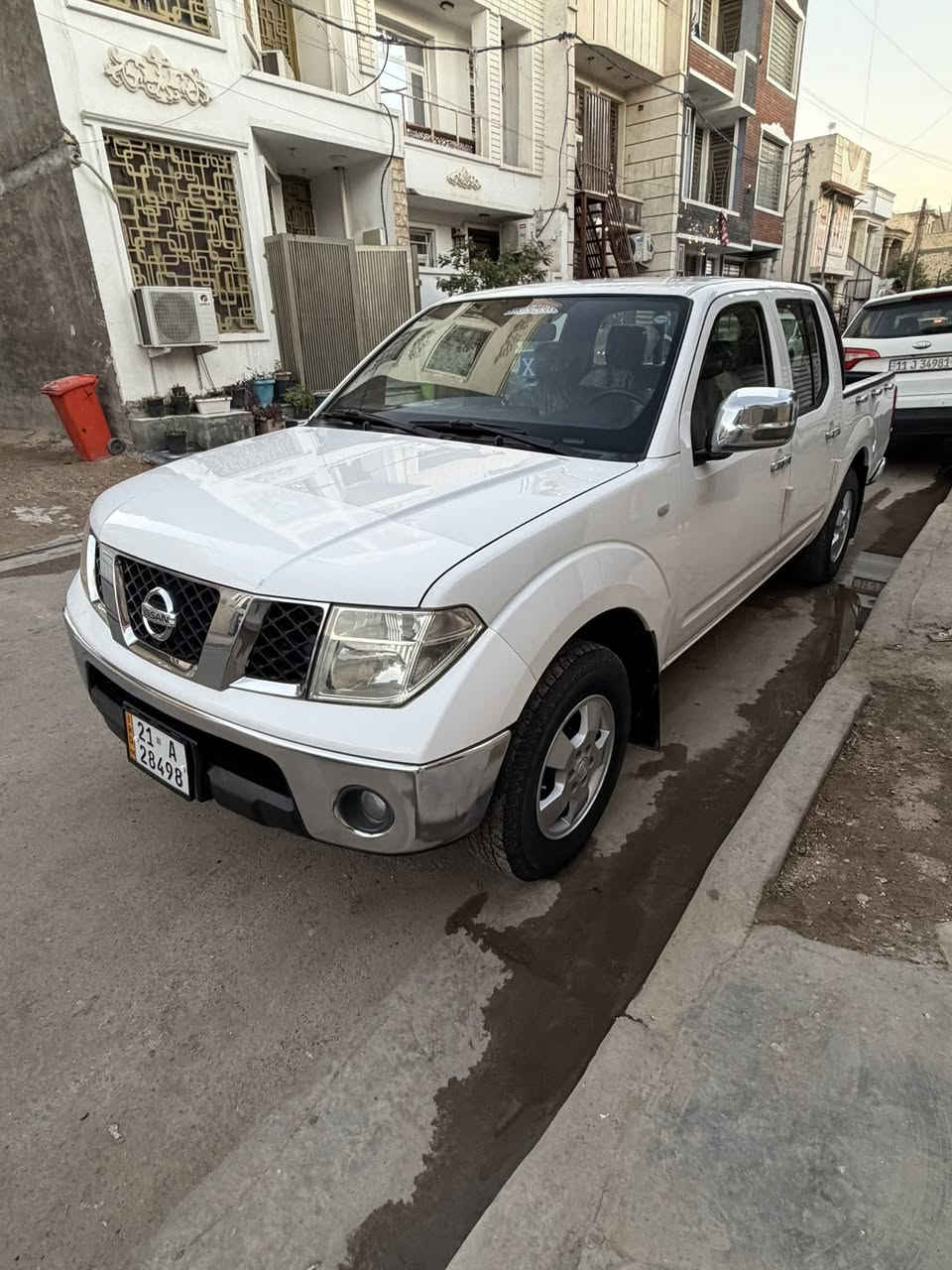 للبيع نيسان نافاره 2009 خليجي كير عادي محرك بلادي بحالة ممتازة مكفولة من الضربة والتبديل رقم سليمانية الجديد هزة وبراد وغرامات وسنوية كلة جديد السيارة جاهزة مناقصه شي الحمدلله 
السعر (110) بيه مجال بسيط 
العنوان (بغداد /الكرخ)
للتواصل (***********)
