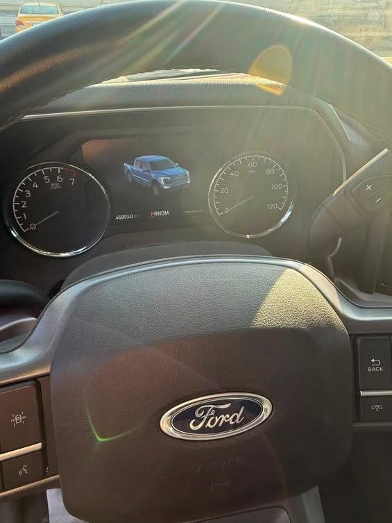السلام عليكم 
السعر 260وبيها مجال للشراي 
من رخصة الادمن الطيب 
فورد F150  موديل 23 باب طويل بدي طويل 
المحرك 6 سلندر 2700 توين توربو 
ورقمها سليمانيه وبأسمي 
حادثها بسيط بس مبدل الجاملغ والبنيد 
كلشي بيها نظيف وجديد من كير ومحرك
ماشية فقط 47 الف ميل
والمواصفات البيها :-
1-كشن السايق كهرباء 
2-والكشنات جلد
3-تحكم سترين جهتين 
4-وتحديد مسار 
السيارة جاهزة من كل النواحي وبيها بعد مواصفات 
مكاني بغداد الشعب
للاستفسار اكثر للاتصال ***********
