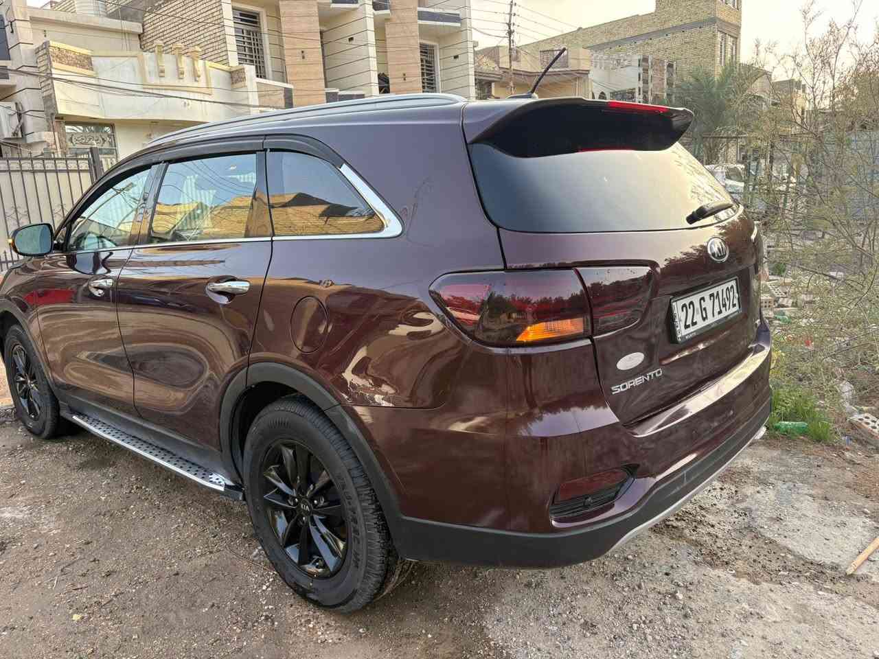 السلام عليكم 
سورنتو 2020 وارد صور الحادث مرفقة بالمنشور مواصفات عادية مو فول رقم اربيل تحويل مباشر مكينة 2400Gdi السعر 185و بيها مجال قليل مكاني بغداد للأستفسار ‭0771 788 0219‬
