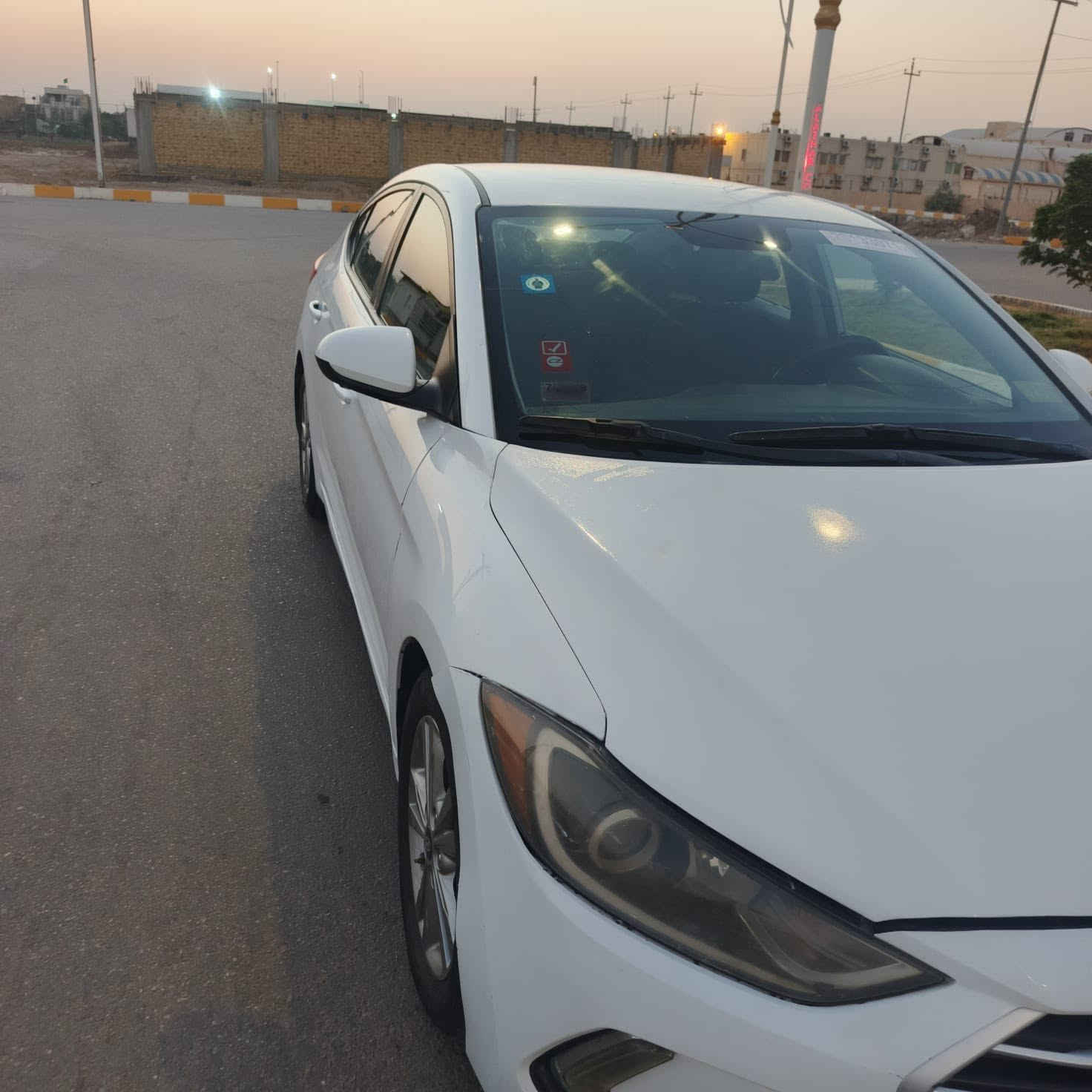 سلام عليكم النتره موديل 17 وارد امريكي السيارة بدون تبديل مو ما لايحه لا شواصي ولا برنكيت ولا فخذه  حادثه بنيد معبر نفسيته ورشت صبغ بل دوسه وقبق الصندوك بيه شويه رشه وبدايت الجاملق شويه رشه سعره 112 تحويل ثاني يوم مكاني ذي قار رقم الهاتف ***********
