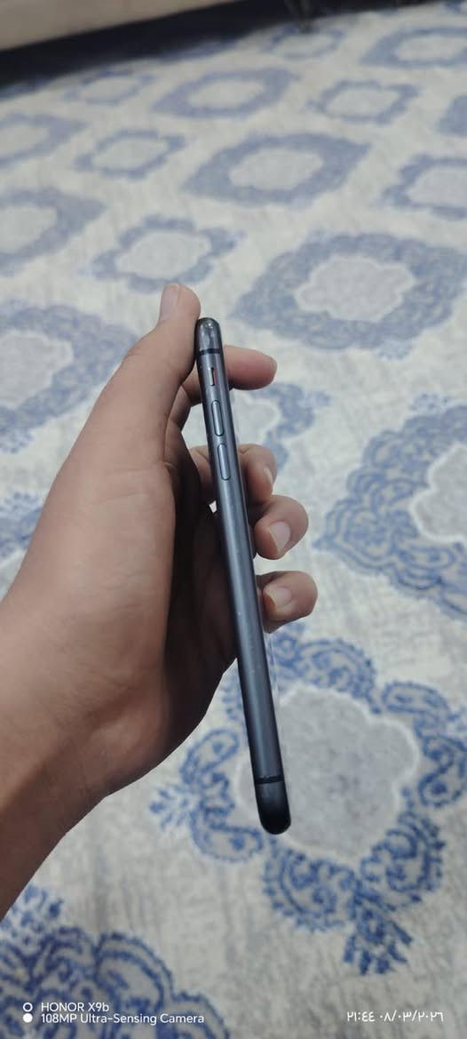 سلام عليكم
ايفون١١
الون اسود 
بلادييي  مابي اي شيً مبدل 
ذاكره 64
بطاريه٧٩ ماتصرف   بلاديه 
تواصل واتساب ***********فقط
