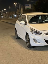 اكسنت • ٢٠١٦ • فتحة سقف