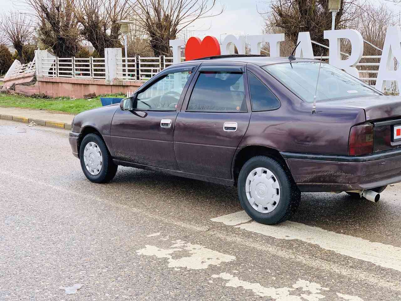 سەرەتا بە ناوی خودا
ئۆپڵ فیکترا علوج مەکینە ١٦ قایش پان سەیارەکە ناو دەری لۆکە لە سەر بیلاد ماوەتەوە گئر و مەکینە و تەقە و رەقەی بە شەرت گەرمی و کارەبای و کامل گیانی بە شەرت  سلایدە سەیارەکە ٢٥٠ مەسروفی نیە هەرجوار تایەی تازەیە سپئرەکەشی لۆکە رزیوی و دەعم و لئدراو هیجی نیە سەیارەیکی زۆر نەرم بە کئشە جرکەی تیا نیە لە هەلەبجەی تازەم نرخی ١٧ گەلا و مەجال بۆ عەیب تەلەفون مەکە نوقسانی هیج نیە ***********
