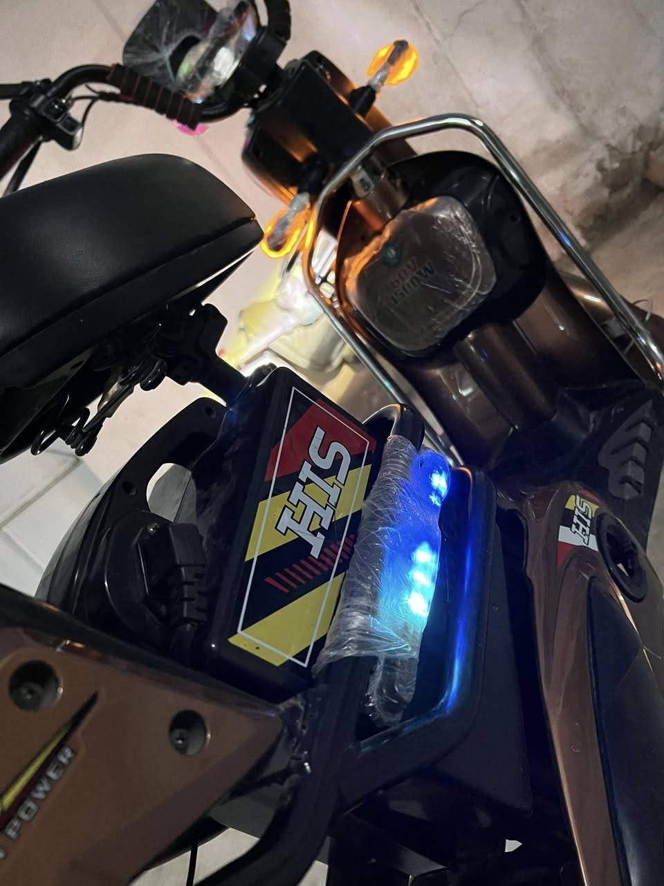 سلام  عليكم
دراجه شحن جديد كدام العين نظيف  احسن نوعيه HIS بطارية 5 اكبار سرعة 99 شاشه اي عطل يبين 60V  و1500W  ابو كارت موديل 2025  بطارية شرط كارت2 سويج2 بصمه2  حساس هم بي من تسوك اترك إيدك هو يدوس فول مواصفات بلوتوث بي صوت عالي جدا سعر420بي مجال مكان كركوك شارع القدس رقم الهاتف ***********
