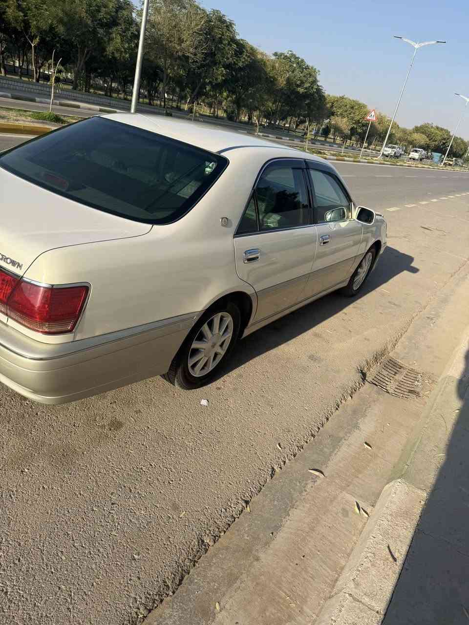 مەلیکە ٢٠٠٣ ساغ ١١٢ هەزار ڕۆشتووە
 سێ دووگمە
 پێش و دوا کریستاڵ
 ویل نەجمە
 D4  گەورە ١٧٥
سەیارەیەکی پاک و جوانە ماڵی دۆستە هیچ مەسروفێکی تیانیە و سارد و گەرمی بەسراوە یەک چامڵغی بەخی یابانە و بێ شوختە لۆک و تازەیە
بۆ زانینی نرخ مەسج یان  
***********
