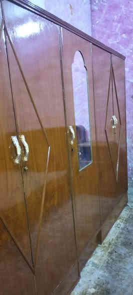 غرفه صاج 5 ابواب كلش ثكيله وقويه ونضيفه السعر350 الف المكان الحسينيه الراشديه بغداد  يوجد توصيل بل اجره ***********
