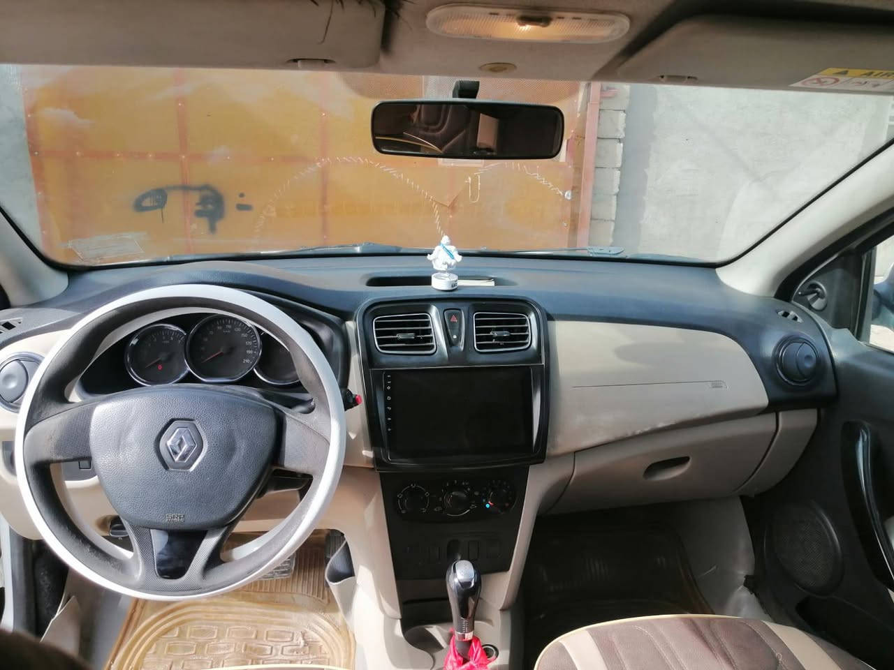 سياره سمبل موديل 16 كفاله عامه سعر  65 وبها مجال رقم الهاتف***********
